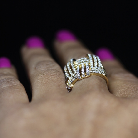 18k Gold Dipped Swarovski Statement Ring - Picture 4 of 8